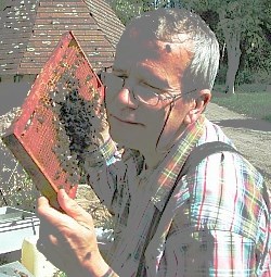 Le Berger des Abeilles aime ses abeilles plus que lui-même