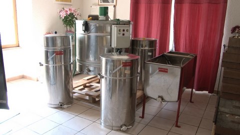 Une miellerie artisanale n'est pas un gage de meilleurs miels miellerie artisanale